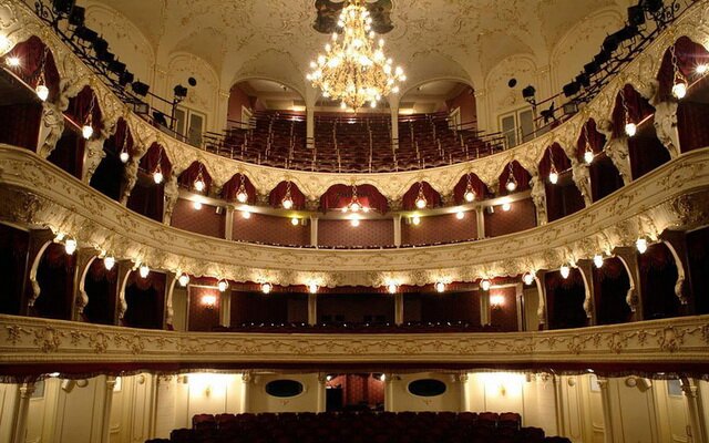 Театр в Карловых Варах